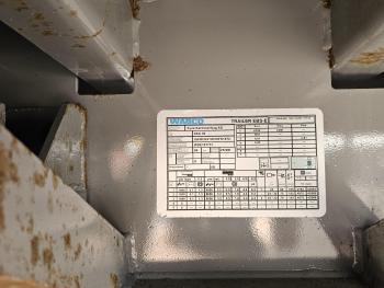 Fynkar K324T / 3 AXLE / TWIST-LOCKS / 2 X LIFT AXLE